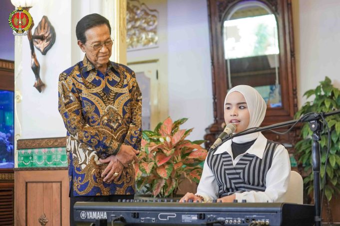 Putri Ariani sings Lir Ilir for the Governor of the Special Region of Yogyakarta